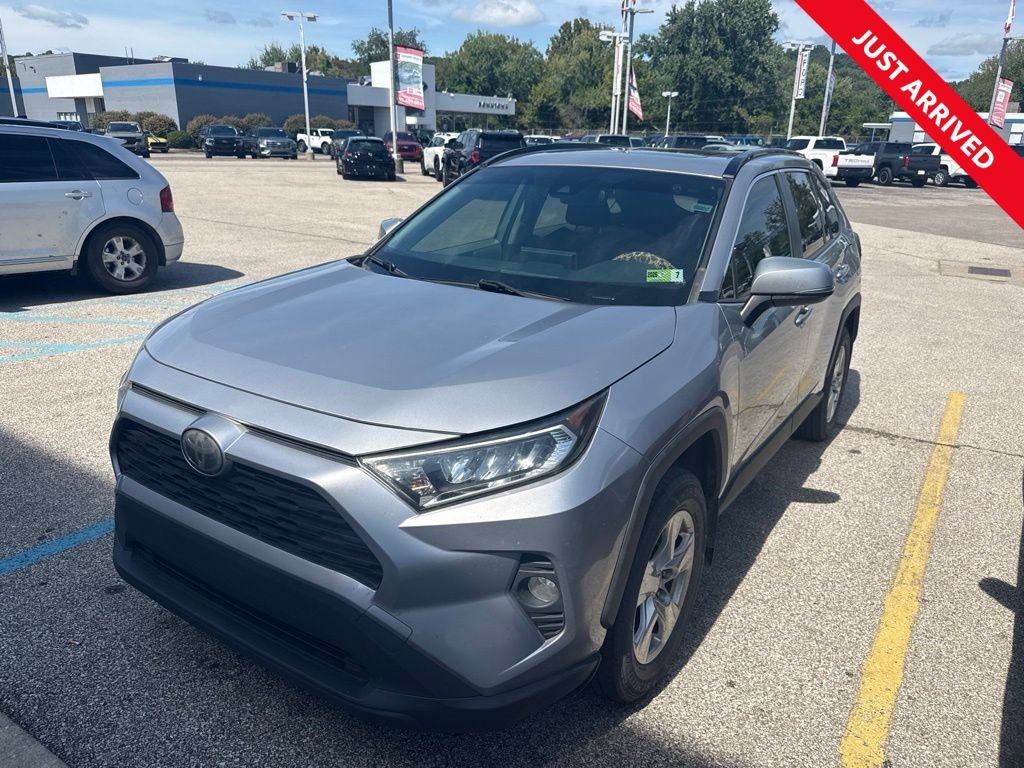 Used 2019 Toyota RAV4 XLE w/ All Weather Liner Package AWD/4WD video 1