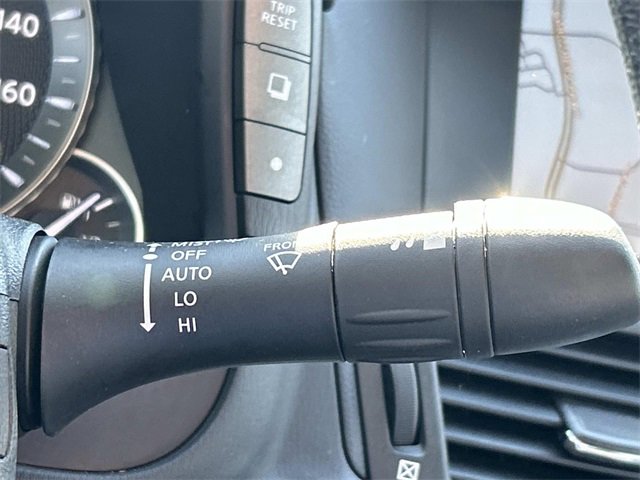 Used 2019 INFINITI Q70 Luxe w/ Proactive Package image 30