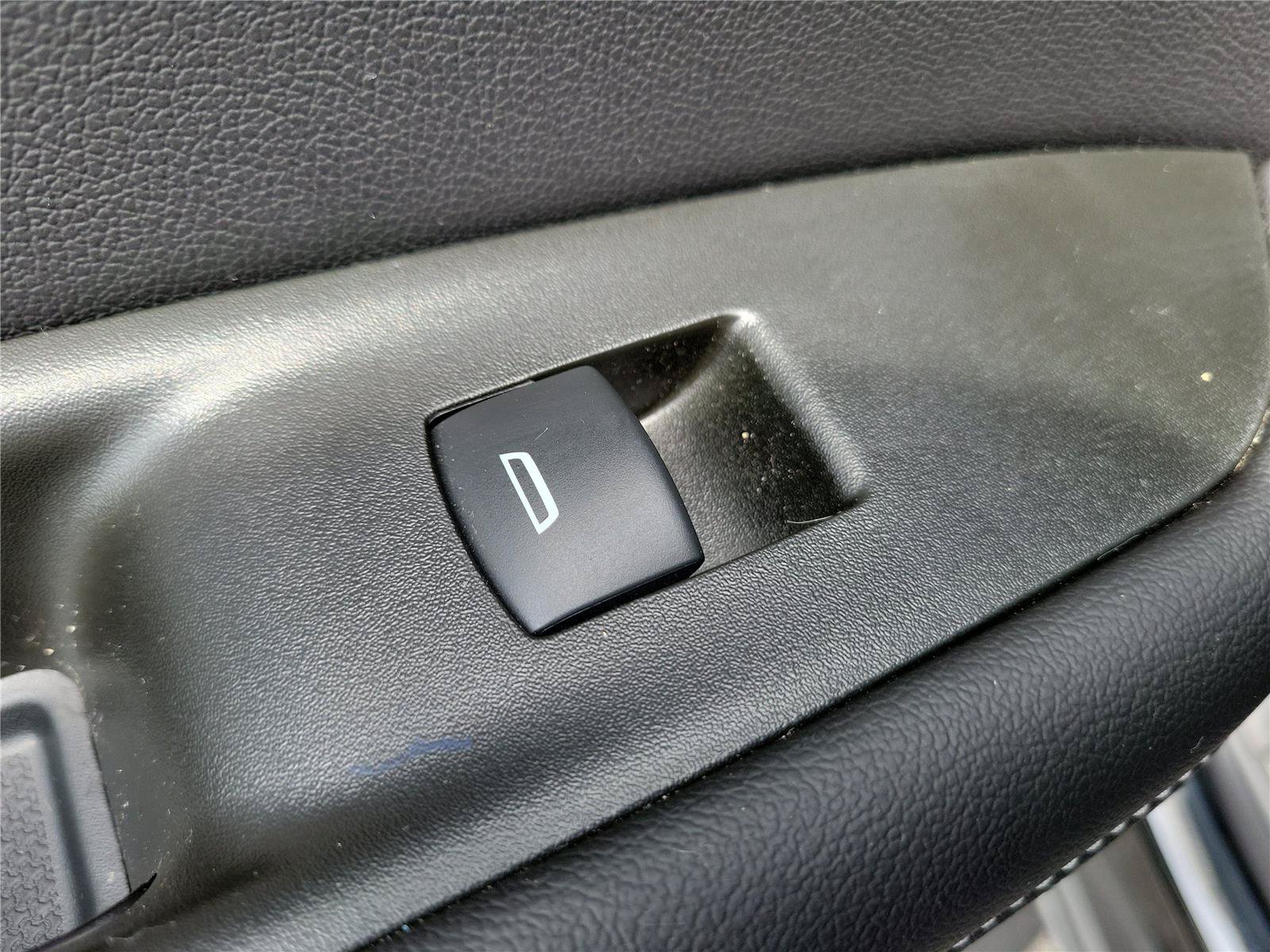 Used 2024 Chevrolet Blazer LT FWD image 16