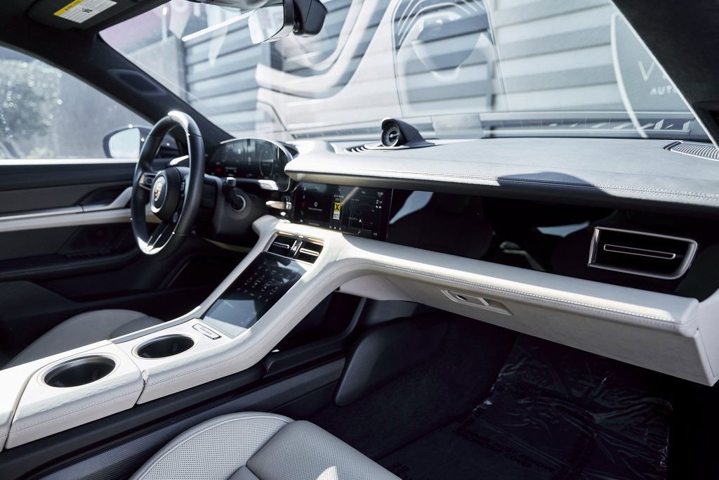 Used 2020 Porsche Taycan Turbo S image 43