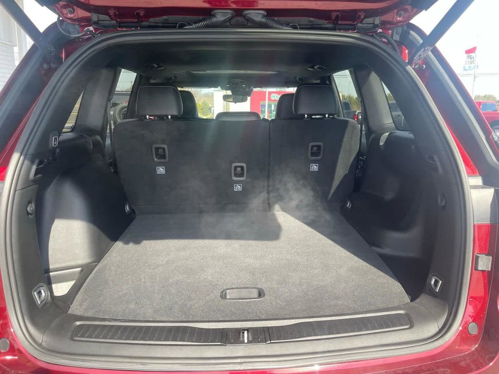 Used 2024 Jeep Grand Cherokee Altitude image 16