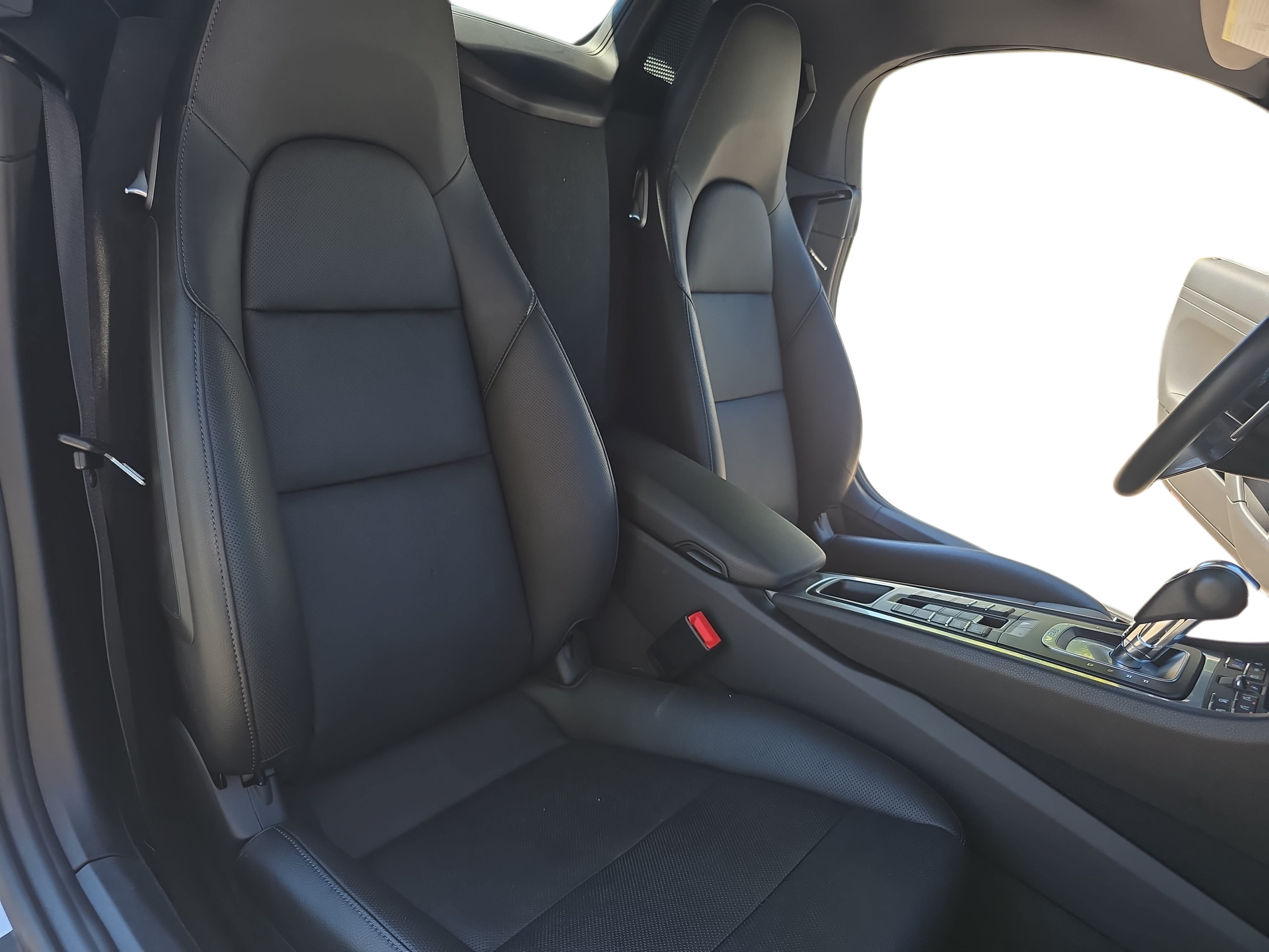 Used 2022 Porsche 718 Boxster RWD image 9