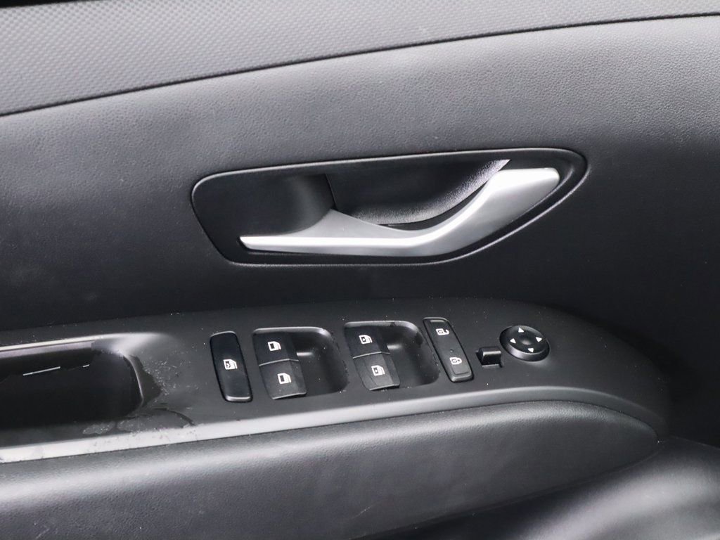 Used 2022 Hyundai Tucson SEL w/ Winter Package image 23