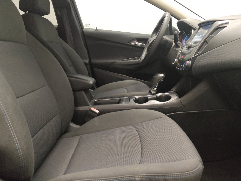 Used 2017 Chevrolet Cruze LT w/ Convenience Package FWD image 21