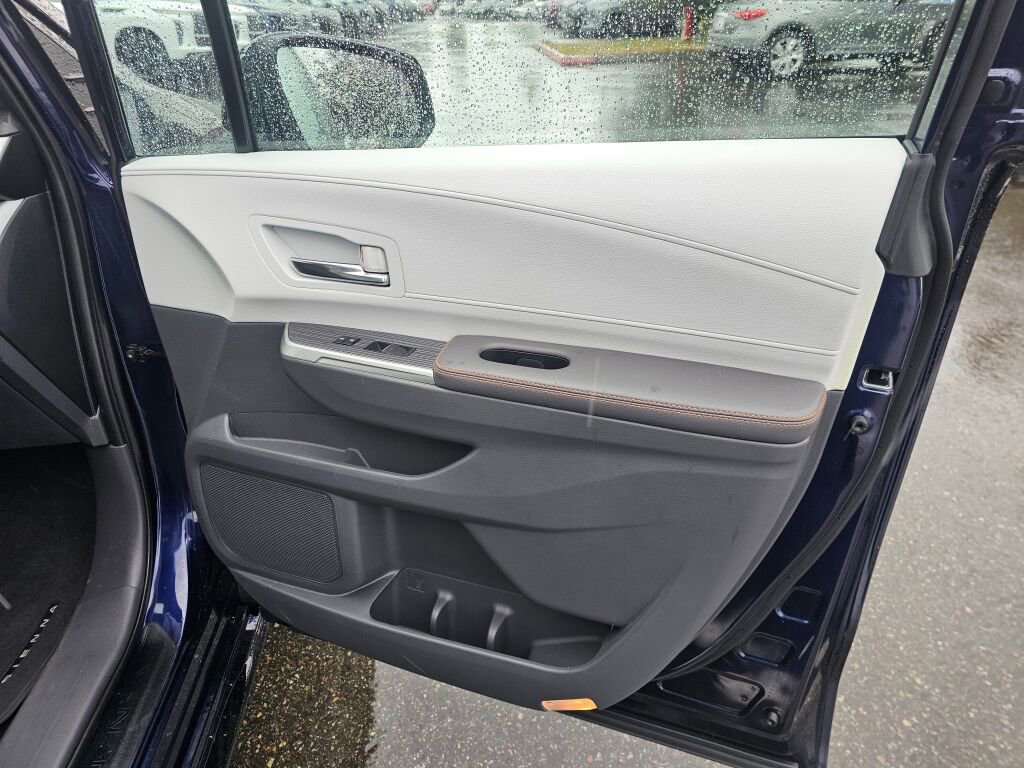 Used 2022 Toyota Sienna FWD image 10