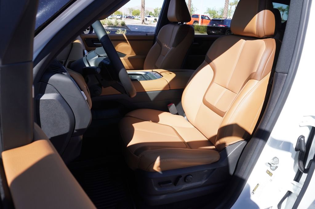 New 2026 Nissan Armada SL image 14