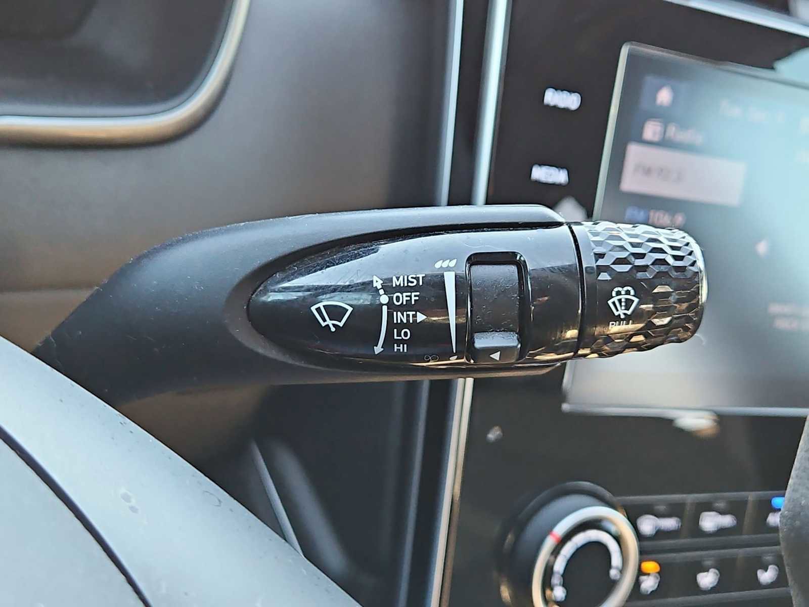 Used 2023 Hyundai Santa Cruz SE image 24