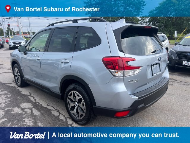 Certified 2023 Subaru Forester Premium AWD/4WD image 4