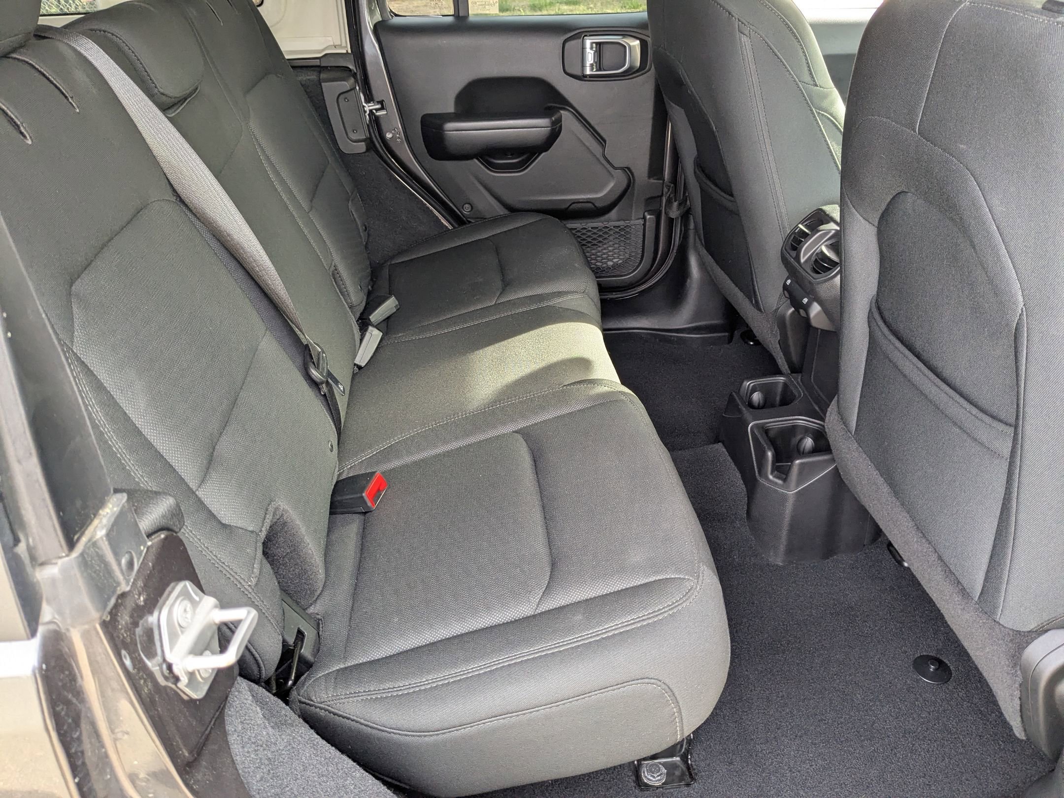 Used 2018 Jeep Wrangler Unlimited Sport S image 33