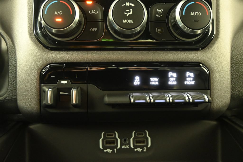 Used 2021 RAM 1500 Laramie w/ Sport Appearance Package AWD/4WD image 32