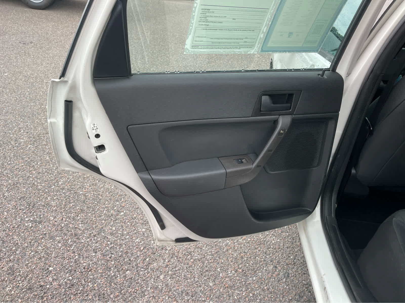 Used 2011 Ford Focus SE FWD image 18