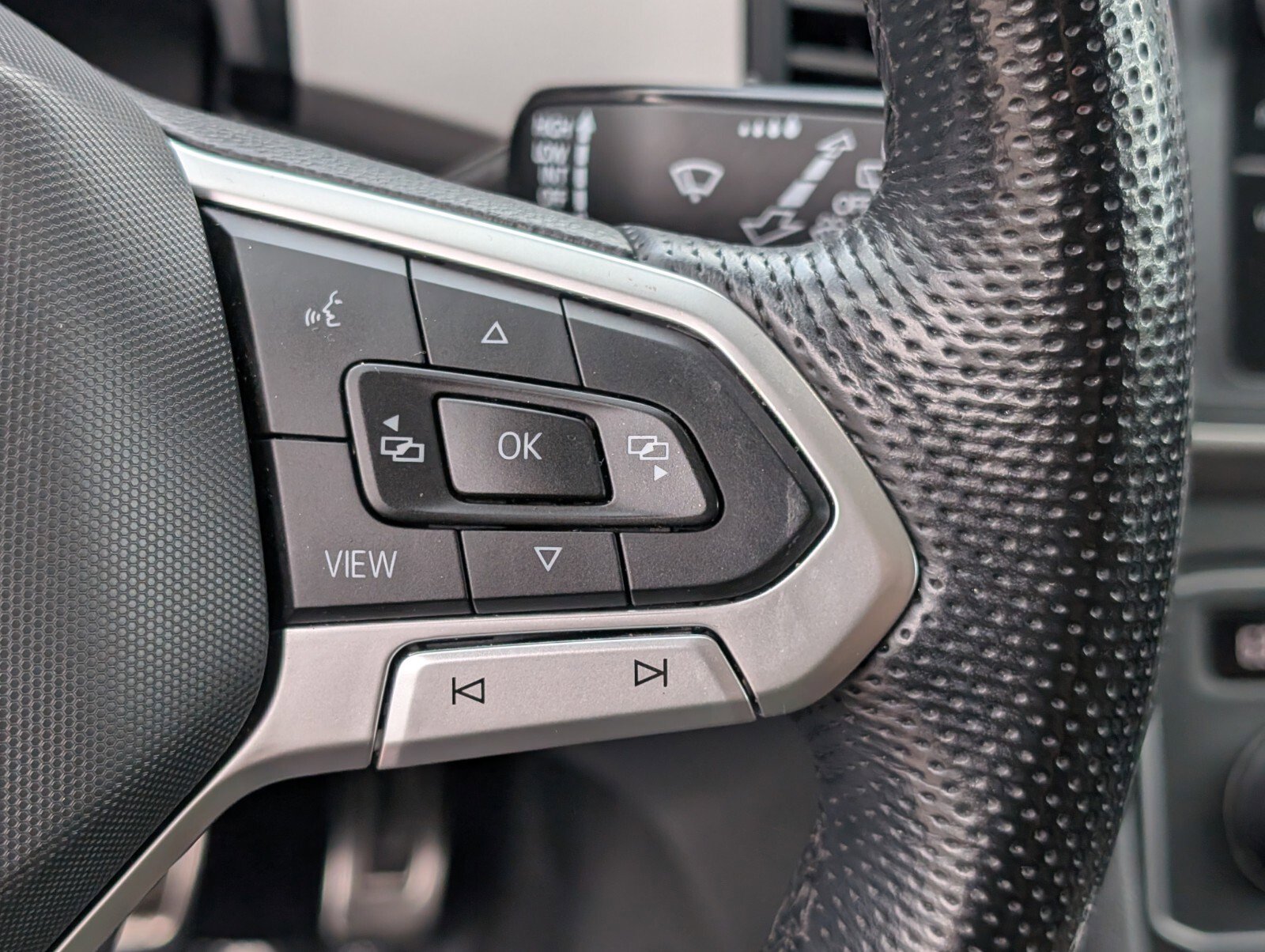 Used 2021 Volkswagen Atlas SE w/ Panoramic Sunroof Package image 29