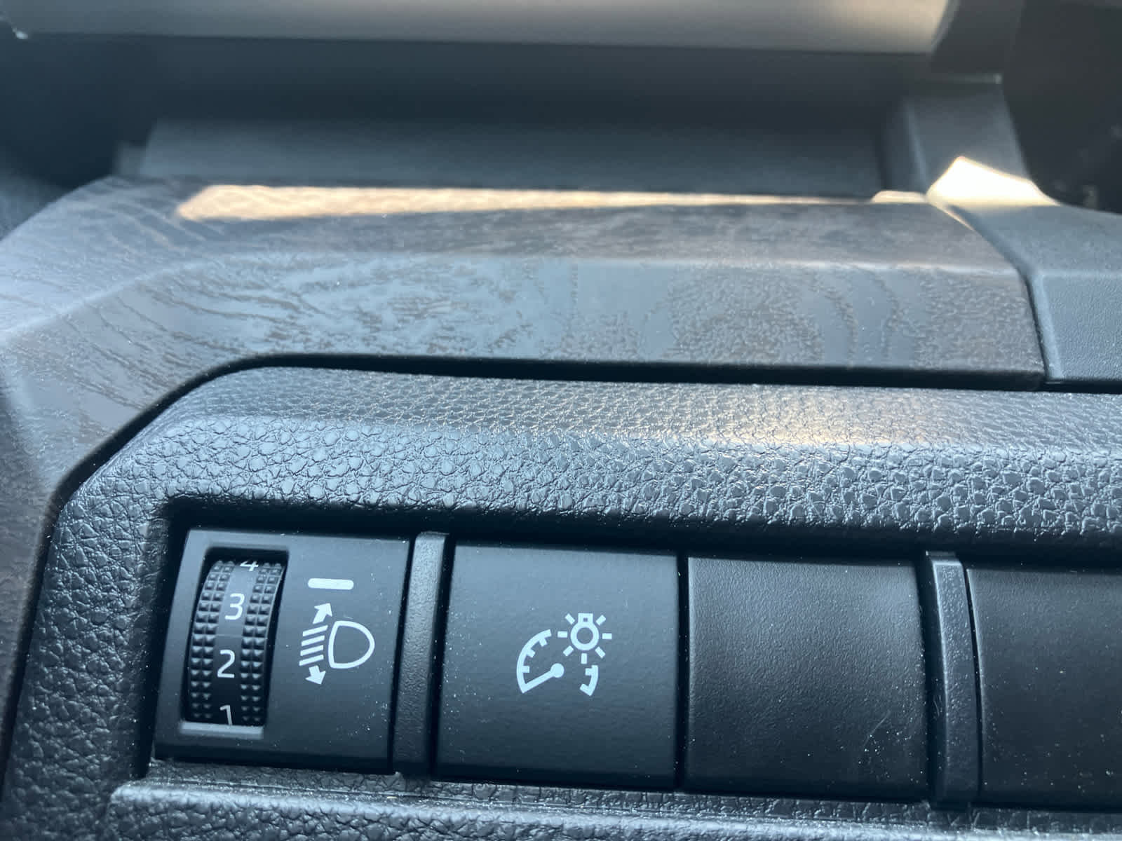 Used 2024 Toyota Tacoma Limited image 13