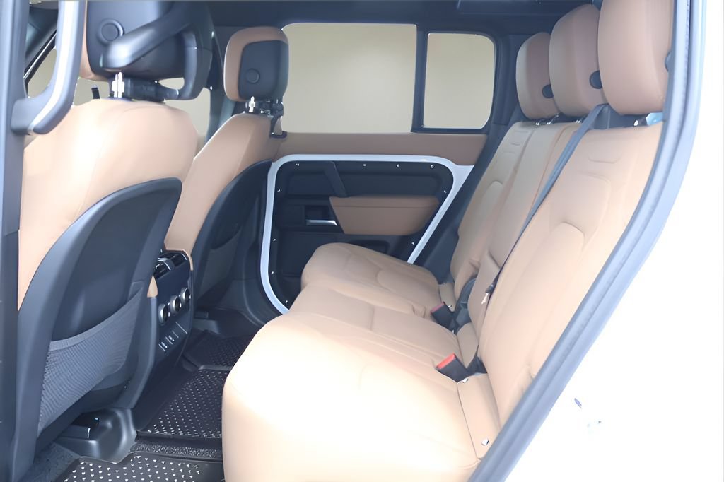 New 2026 Land Rover Defender 110 X-Dynamic SE AWD/4WD image 12