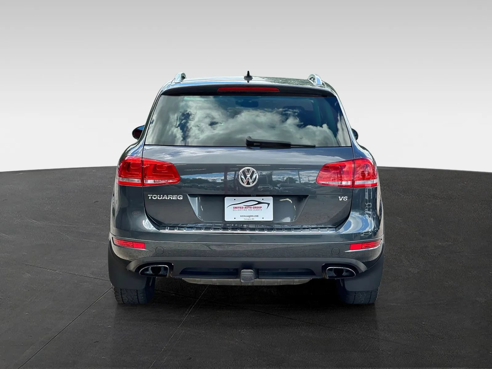 Used 2014 Volkswagen Touareg Sport AWD/4WD image 6