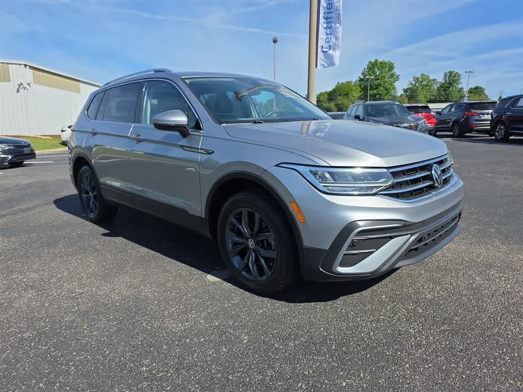 Used 2022 Volkswagen Tiguan SE AWD/4WD image 3