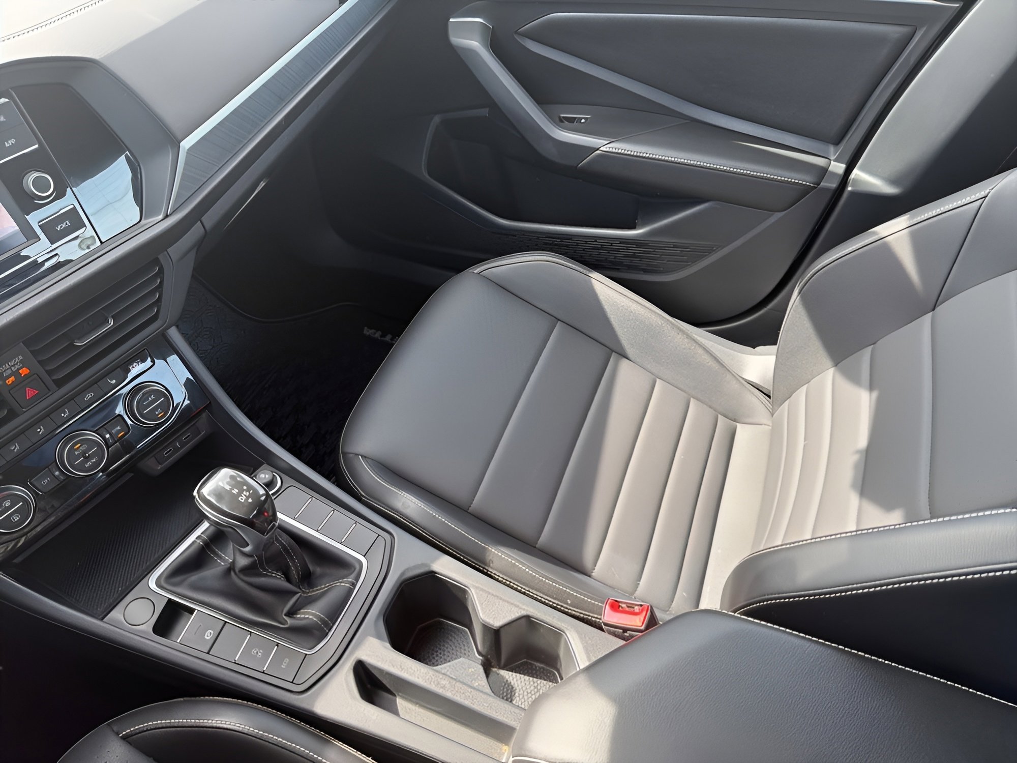 Used 2022 Volkswagen Jetta SE FWD image 20