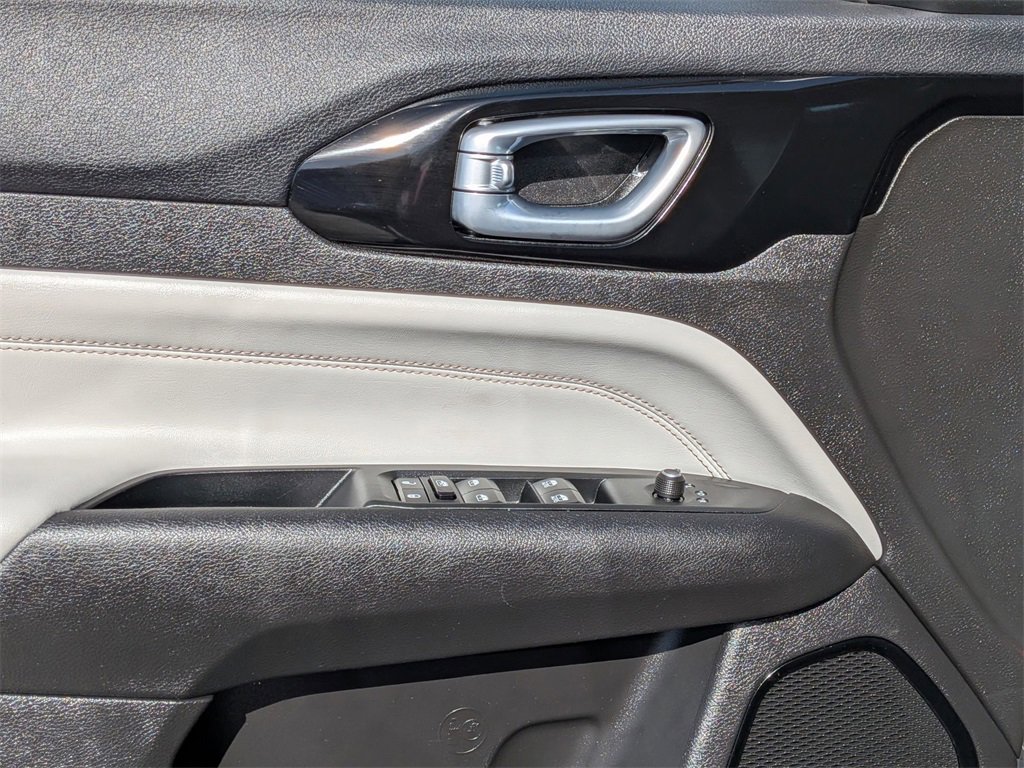 Used 2025 Jeep Compass Limited image 13