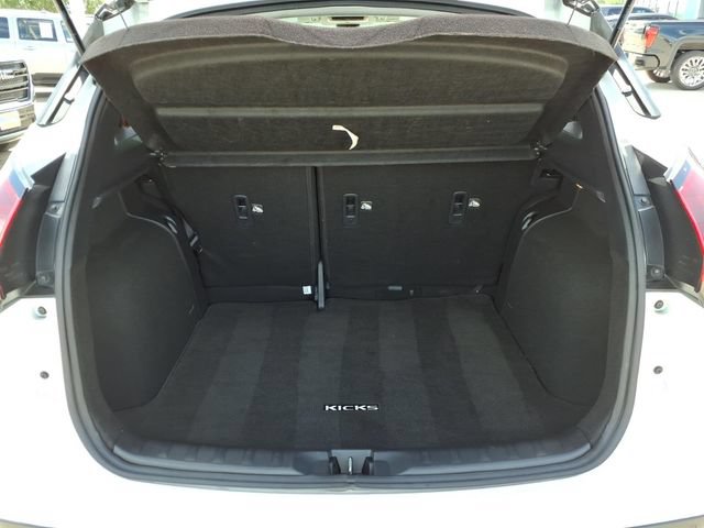 Used 2023 Nissan Kicks SR w/ SR Premium Package FWD image 13