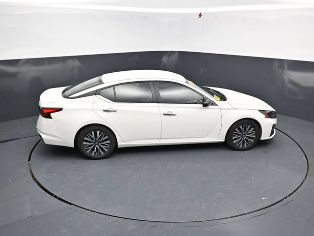 Used 2025 Nissan Altima 2.5 SV FWD image 50