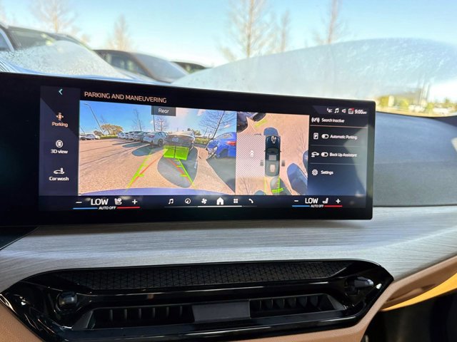 Used 2025 BMW 330i Sedan image 24