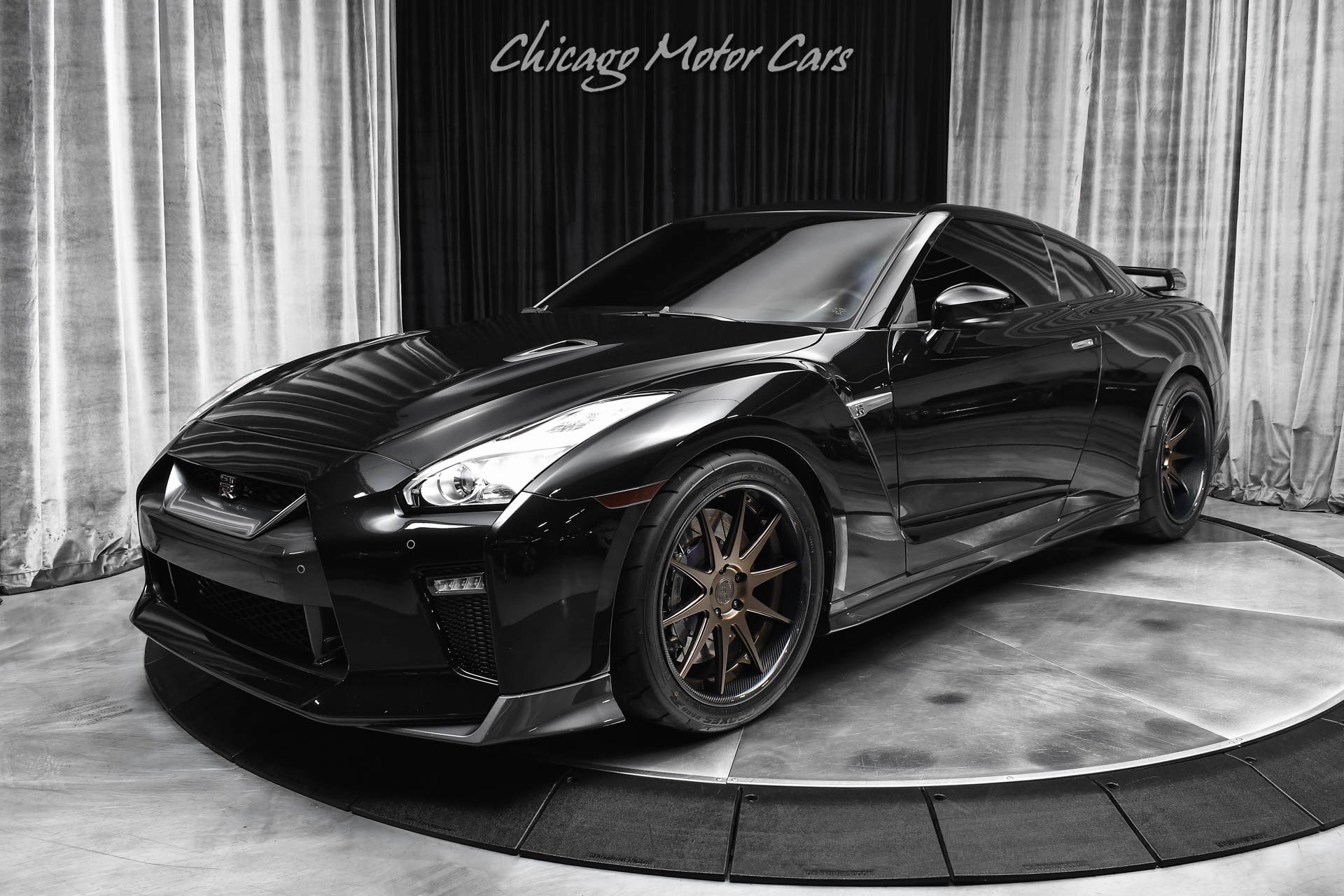 Used 2017 Nissan GT-R Premium w/ Premium Interior Package AWD/4WD image 27