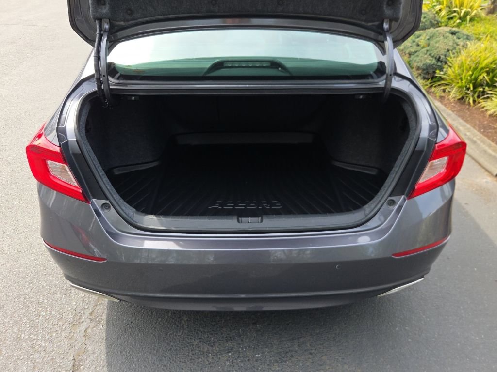 Used 2019 Honda Accord Touring image 16