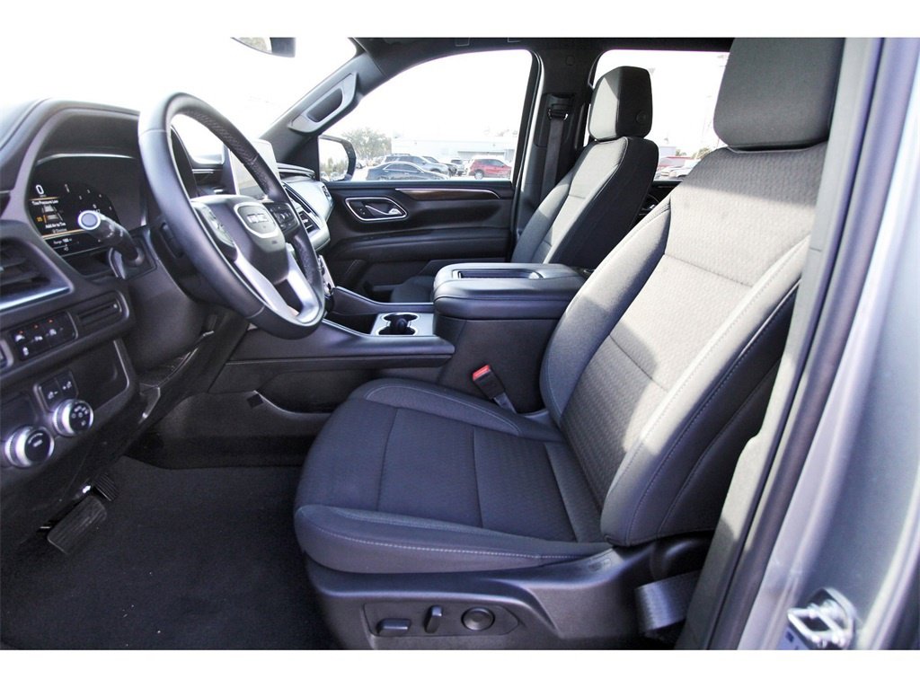 Used 2024 GMC Yukon XL SLE w/ Gmc Pro Safety Plus Package image 6