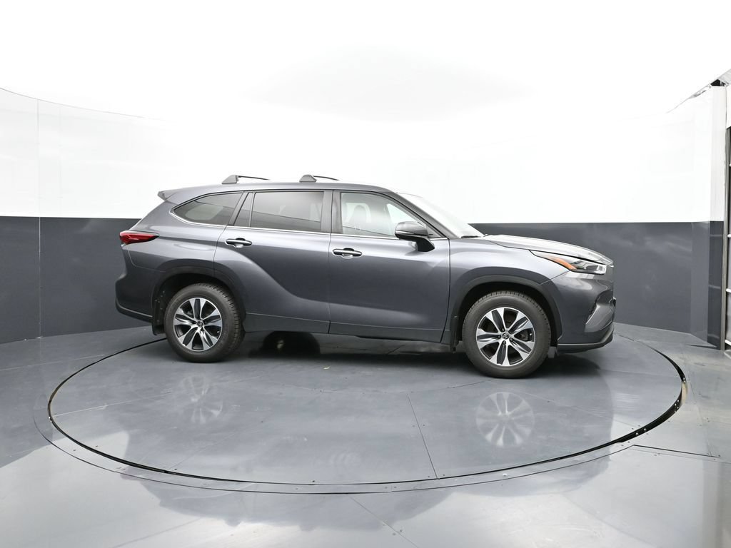 Used 2023 Toyota Highlander XLE
