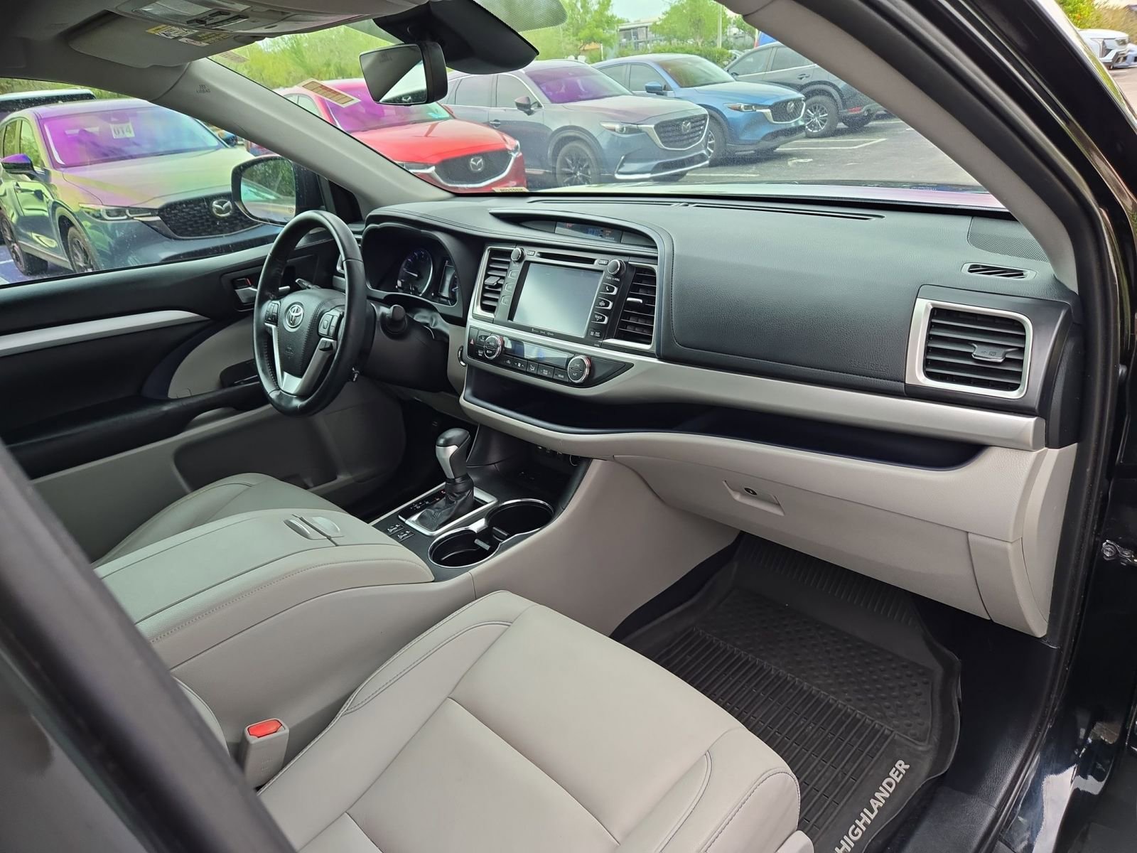 Used 2019 Toyota Highlander XLE image 30