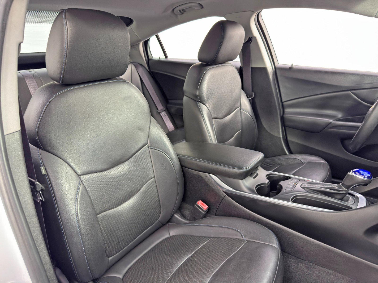 Used 2017 Chevrolet Volt Premier w/ Driver Confidence II Package image 36