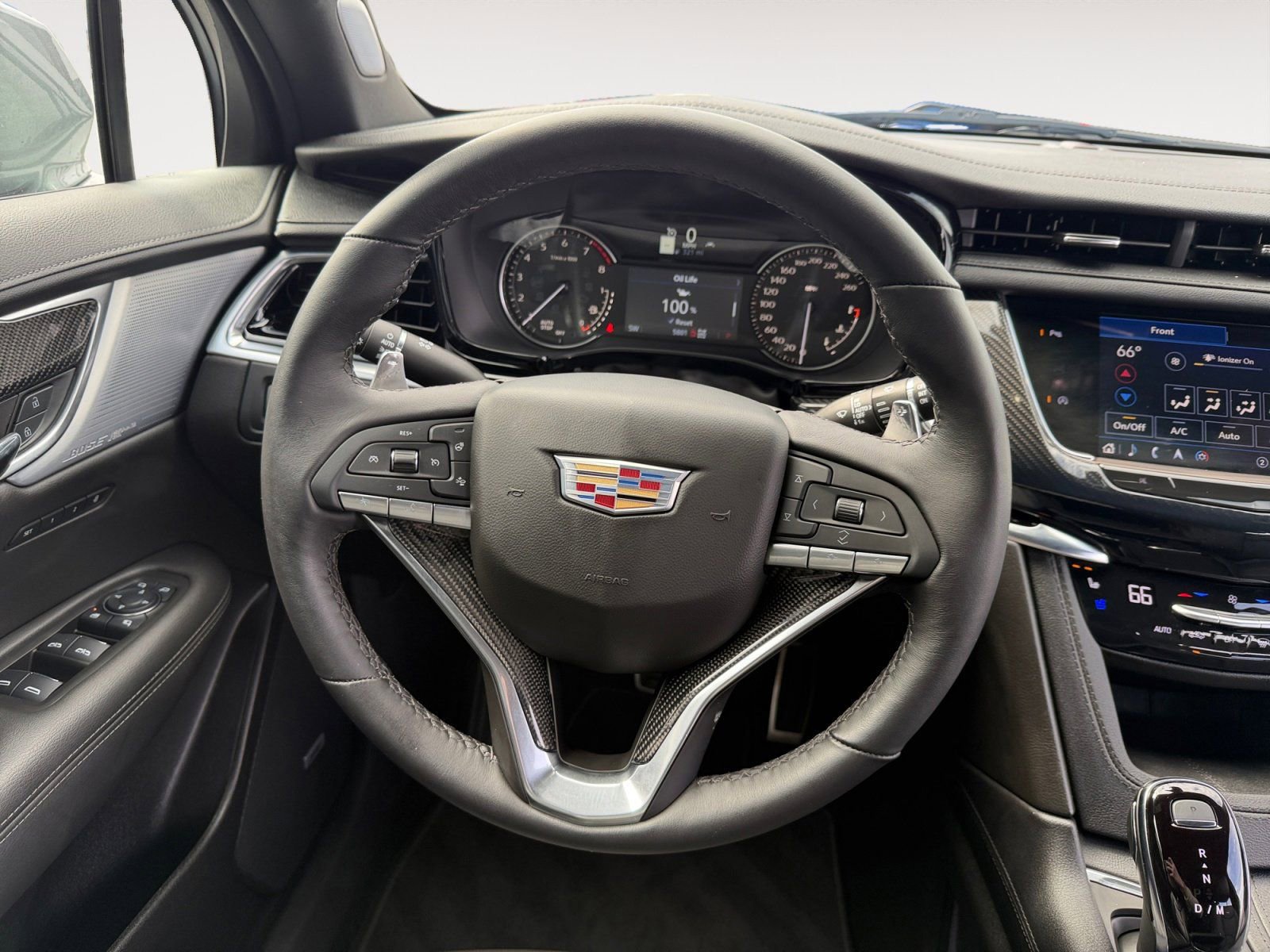 Used 2025 Cadillac XT6 Sport image 5