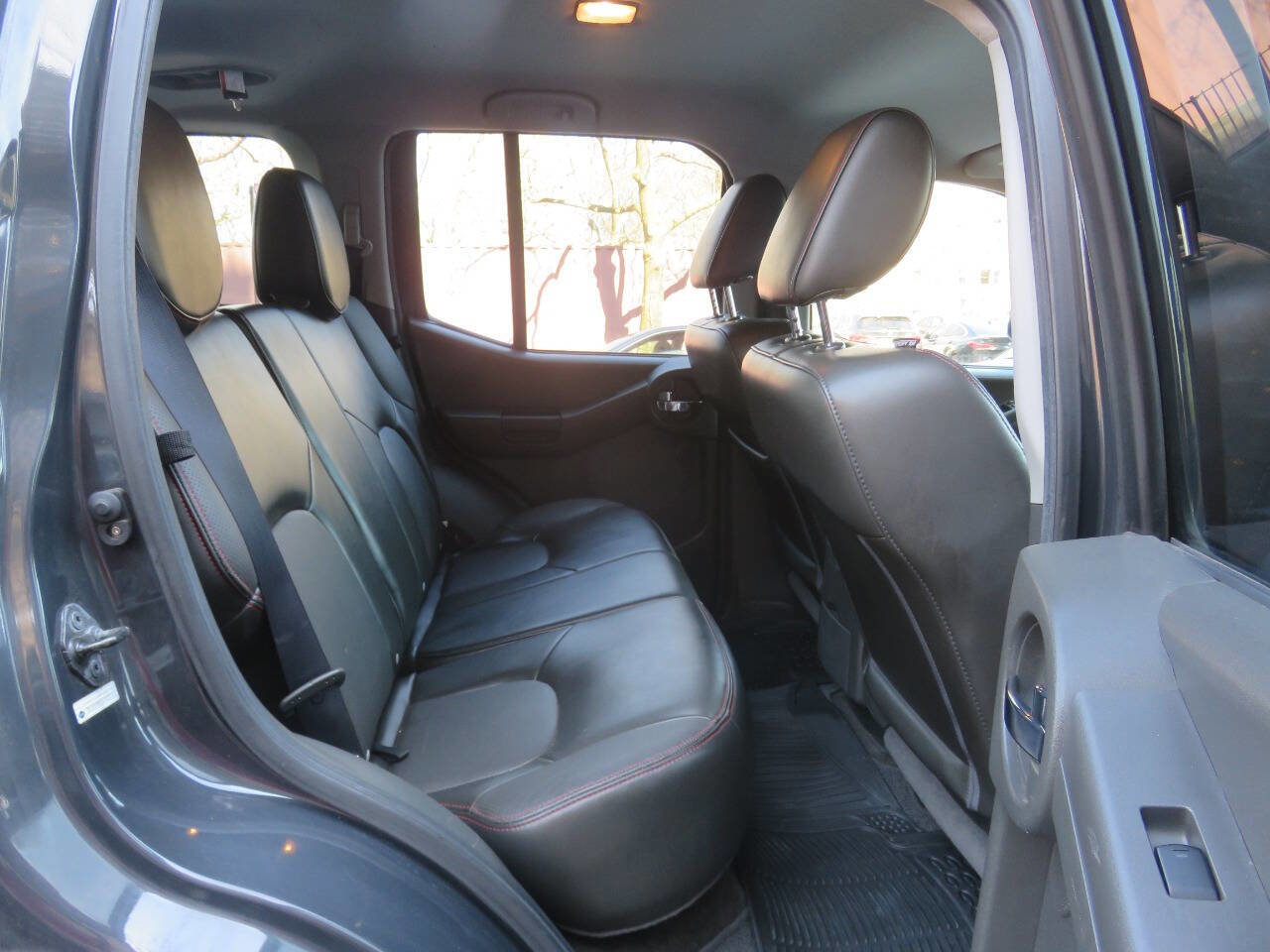 Used 2012 Nissan Xterra PRO-4X w/ Pro-4x Leather Pkg AWD/4WD image 18