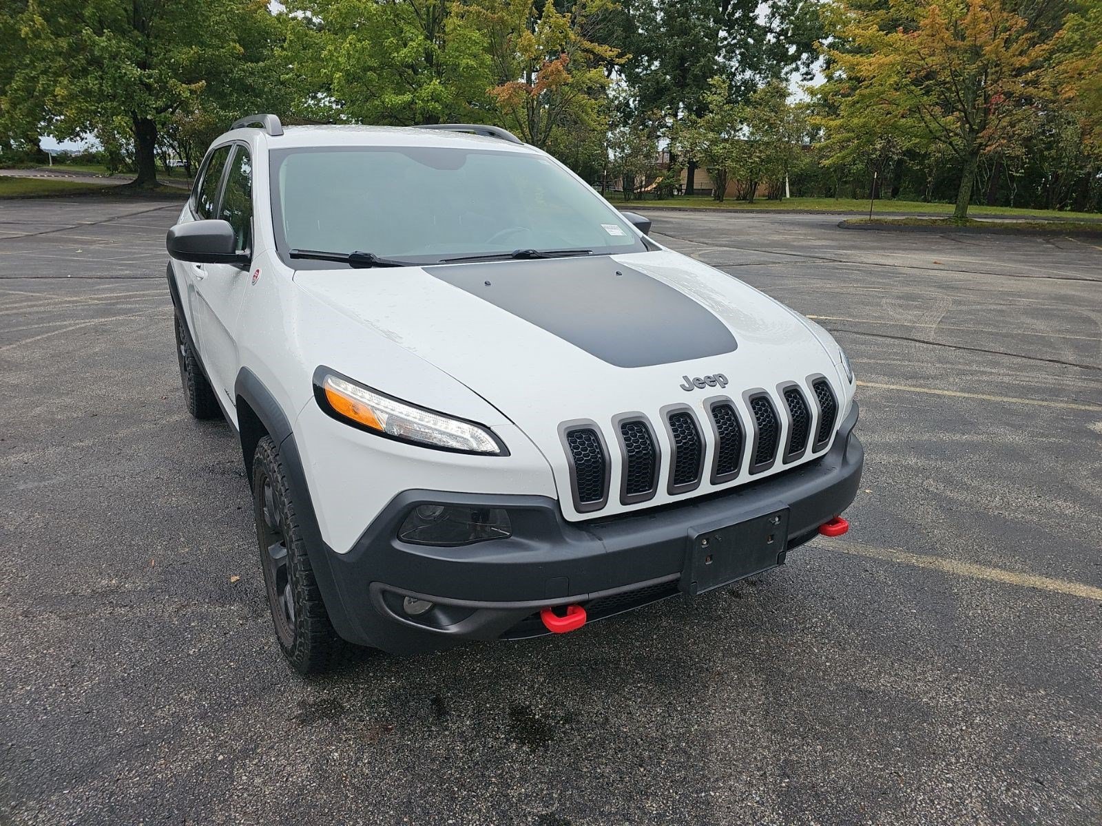 Used 2017 Jeep Cherokee Trailhawk w/ Cold Weather Group AWD/4WD image 8