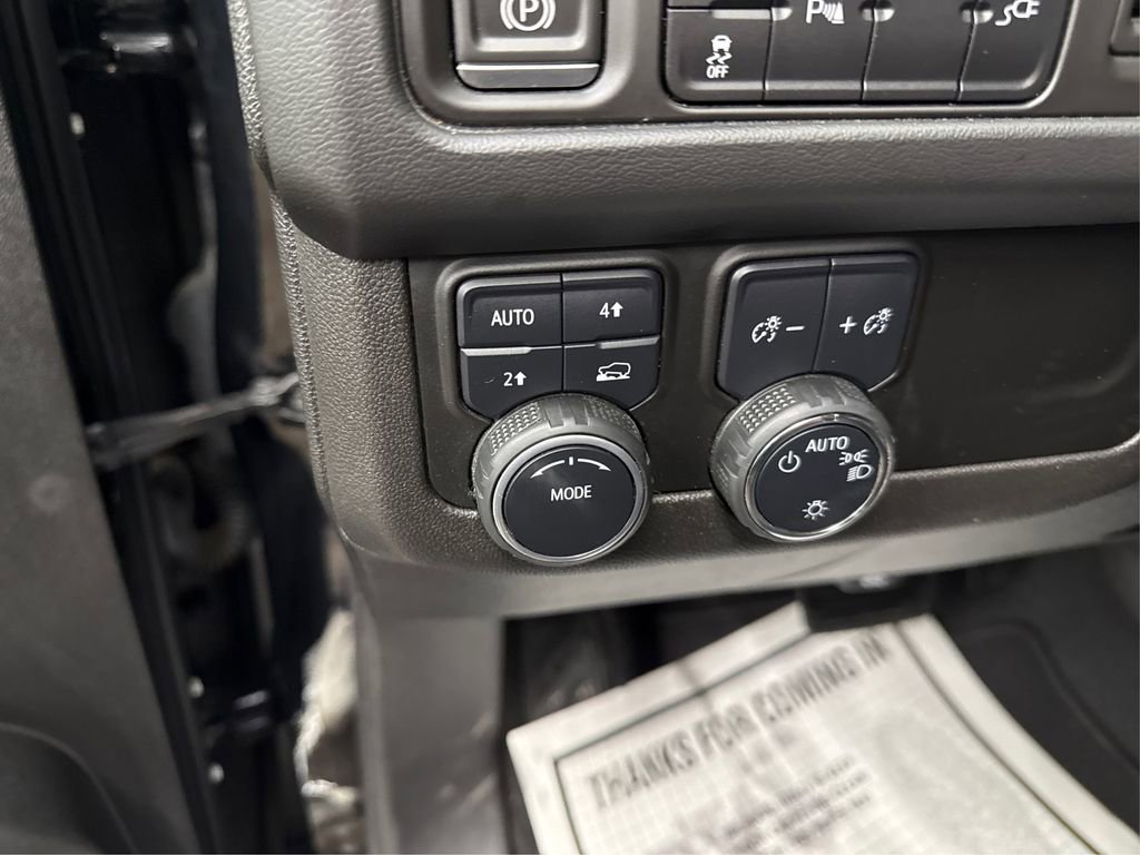 Used 2022 Chevrolet Suburban LS image 34