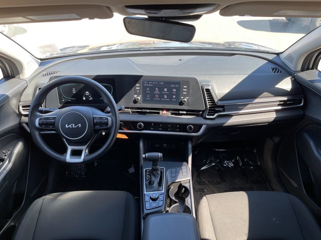 Used 2025 Kia Sportage LX FWD image 13