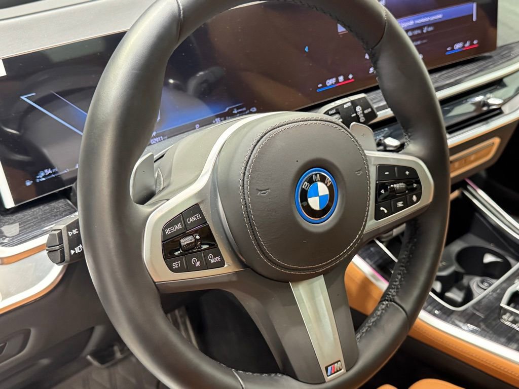 Used 2026 BMW X5 xDrive50e w/ M Sport Package AWD/4WD image 17