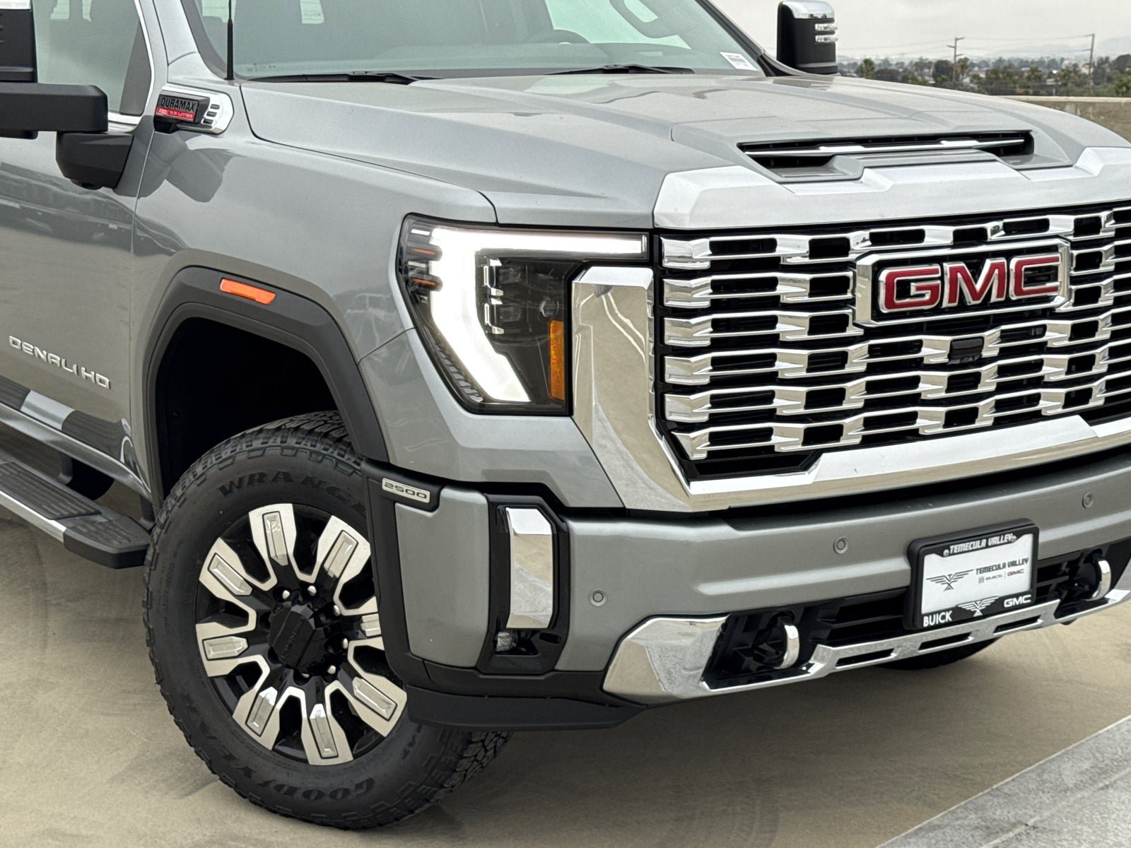 New 2026 GMC Sierra 2500 Denali w/ Denali Reserve Package AWD/4WD image 3