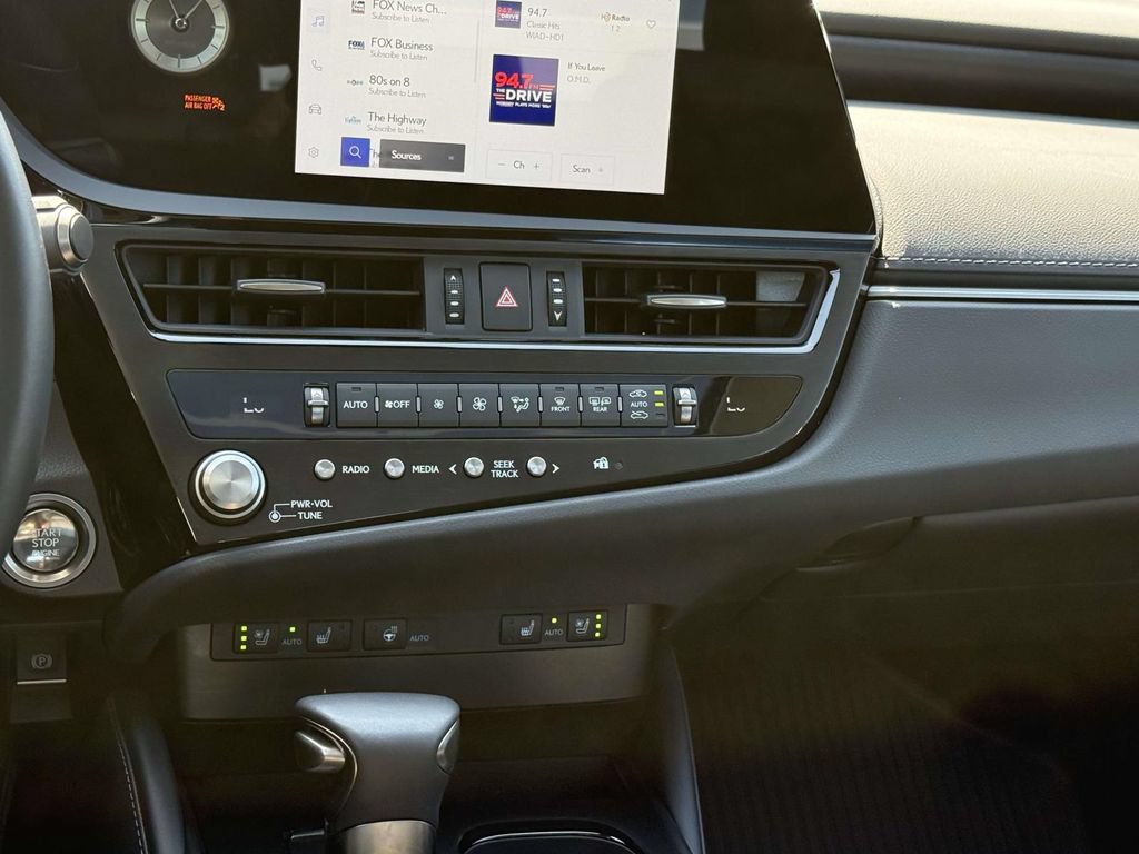Used 2025 Lexus ES 350 w/ Premium Package FWD image 18