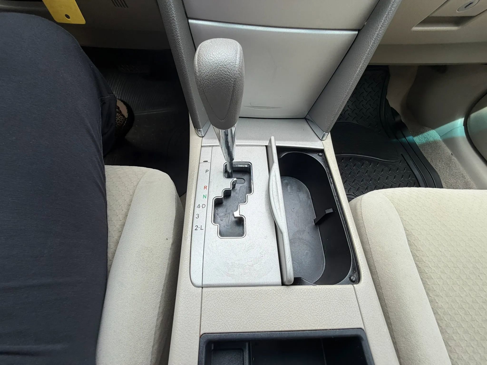 Used 2009 Toyota Camry LE FWD image 34