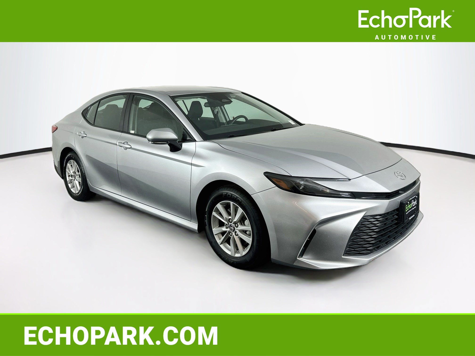 Used 2025 Toyota Camry LE FWD image 1