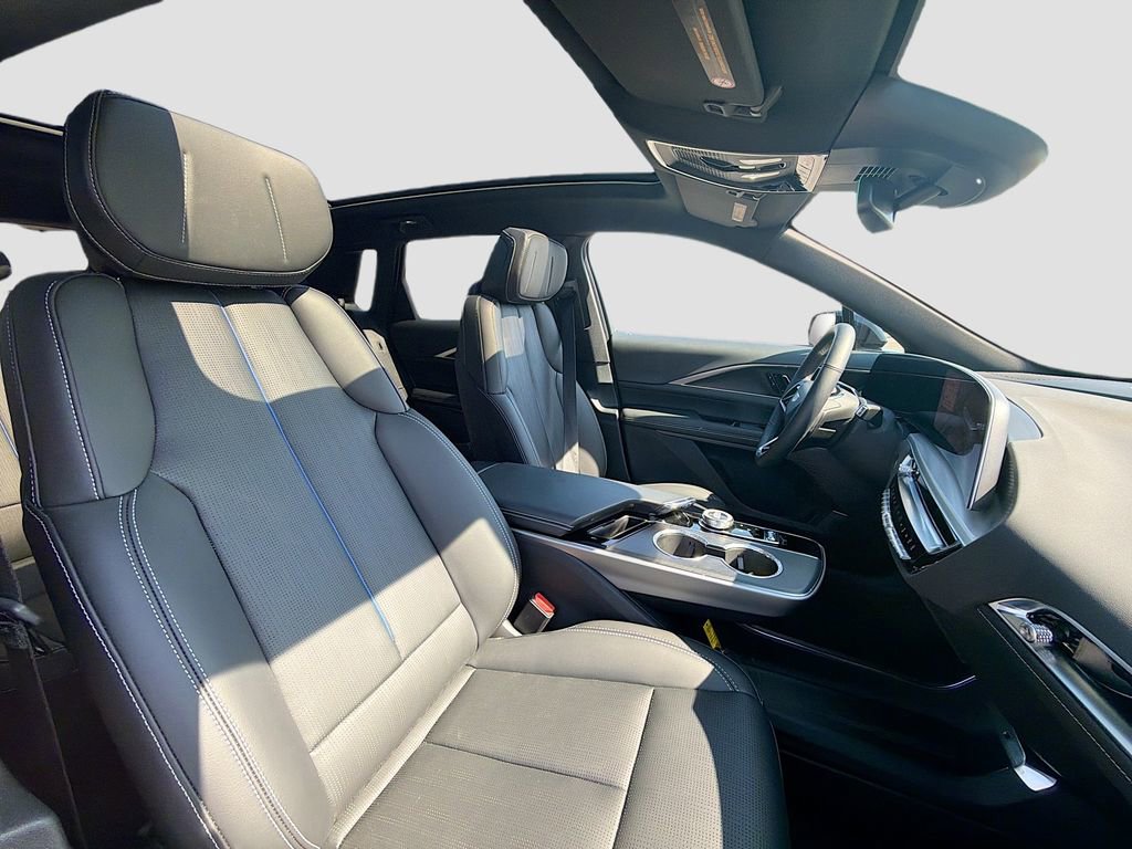 New 2025 Cadillac Lyriq Sport image 29