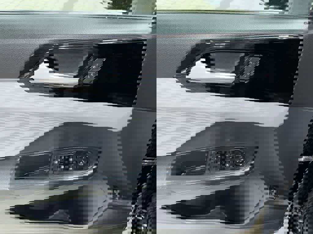 Used 2023 Volkswagen Taos S AWD/4WD image 22