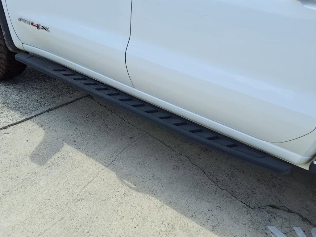 Used 2023 GMC Sierra 1500 AT4X image 8