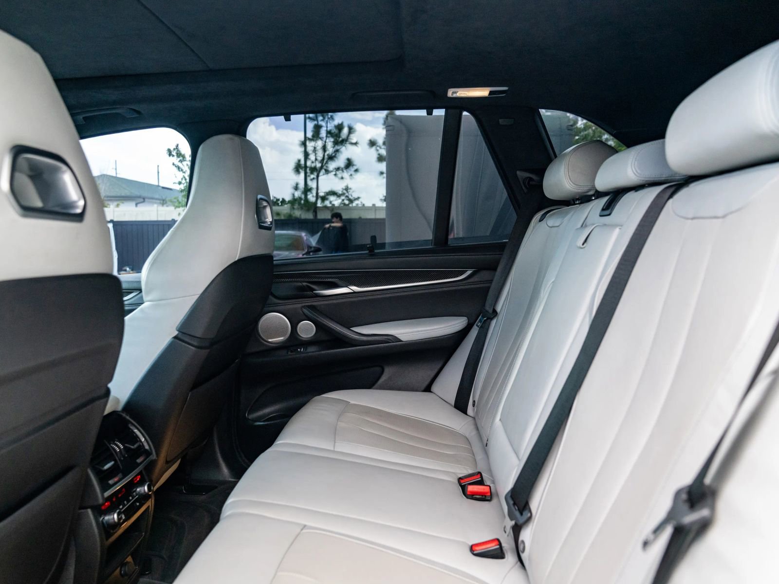 Used 2017 BMW X5 M image 40