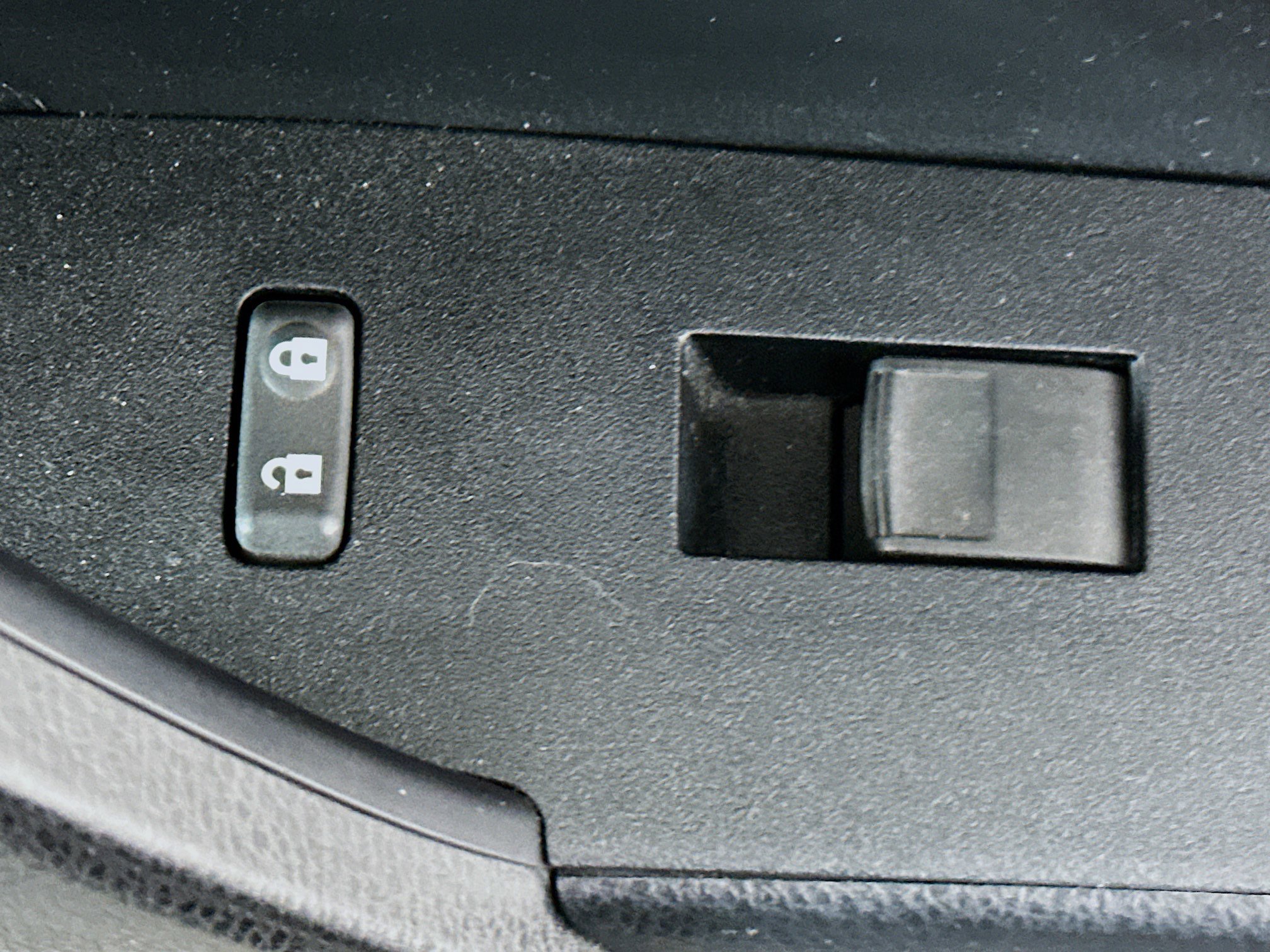 Used 2015 Toyota Corolla S image 28