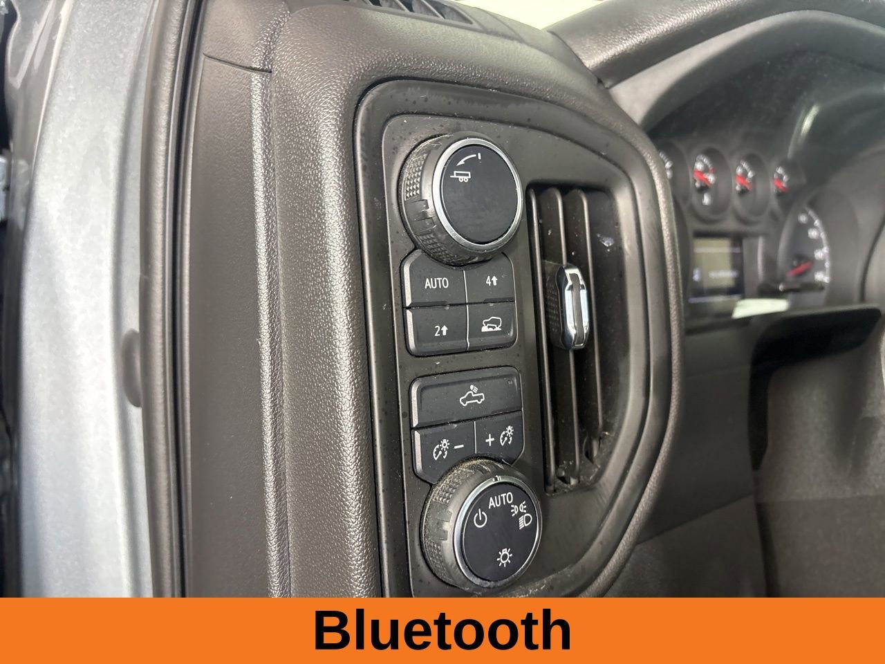 Used 2023 Chevrolet Silverado 1500 Custom AWD/4WD image 9