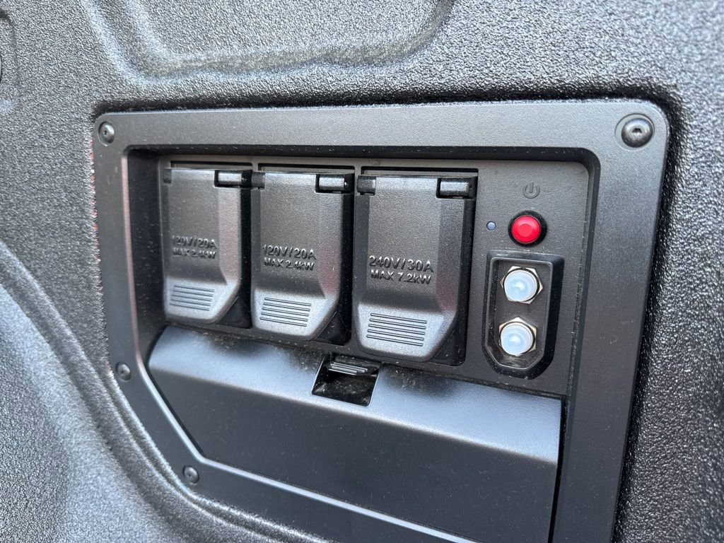 New 2025 GMC Sierra EV Denali image 21