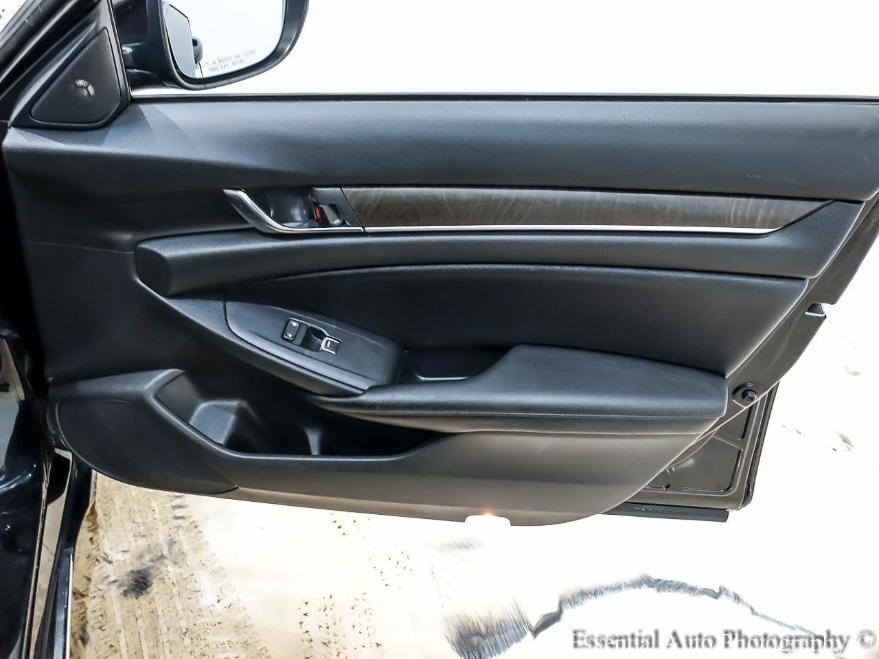 Used 2020 Honda Accord Touring image 31