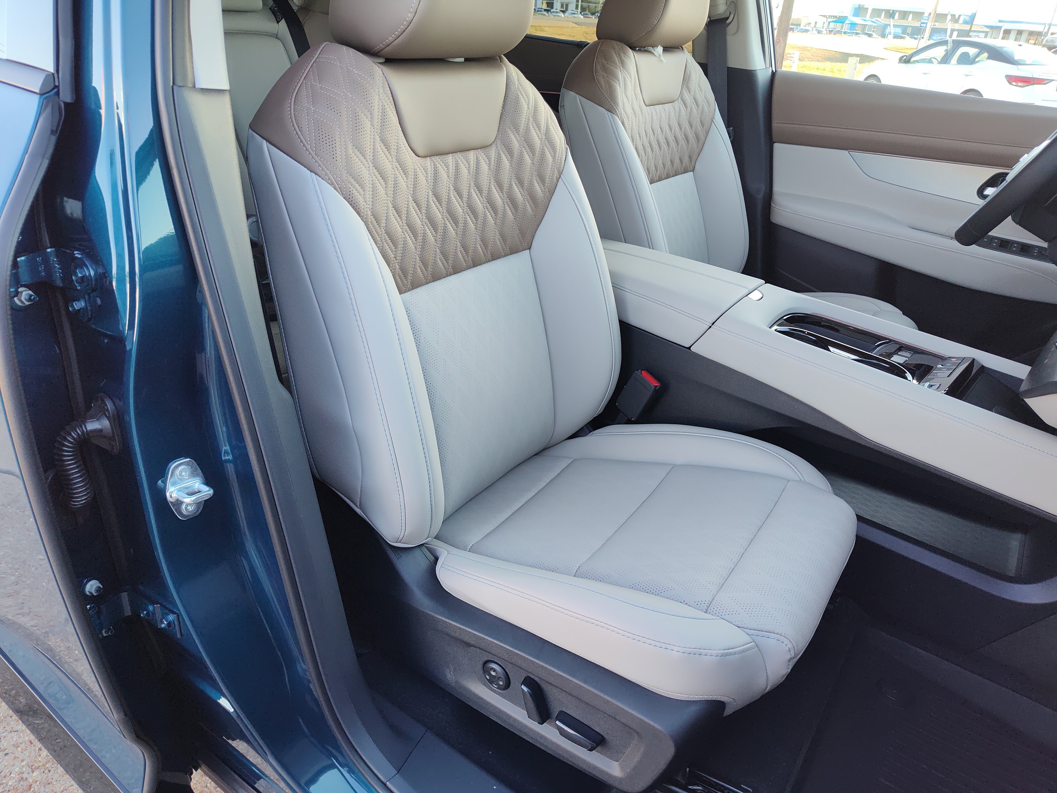 New 2026 Nissan Murano Platinum w/ Cargo Package AWD/4WD image 13